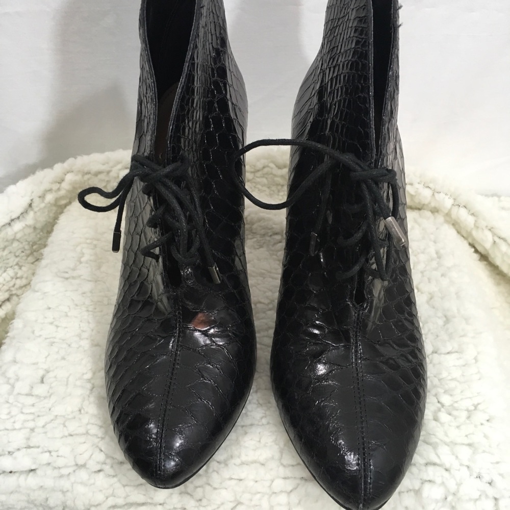 Vince Camuto Black snakeskin ankle boots - Picture 2 of 5